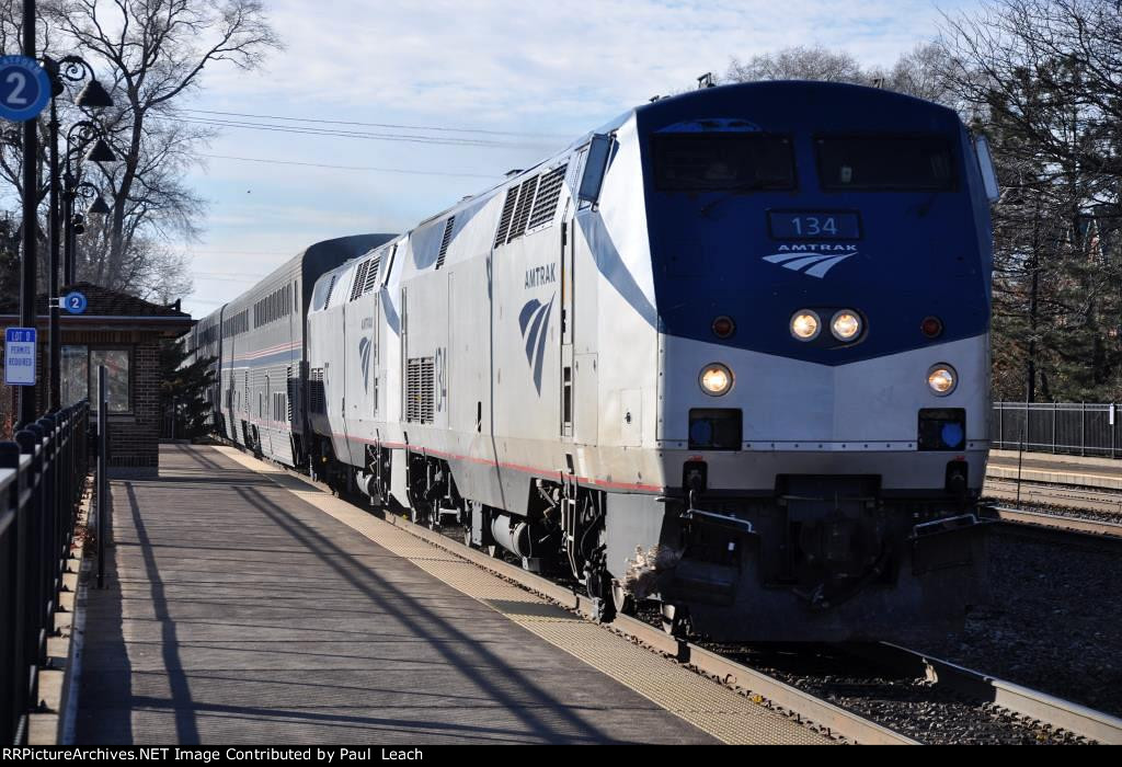 Eastbound "Southwest Chief" rolls though the station